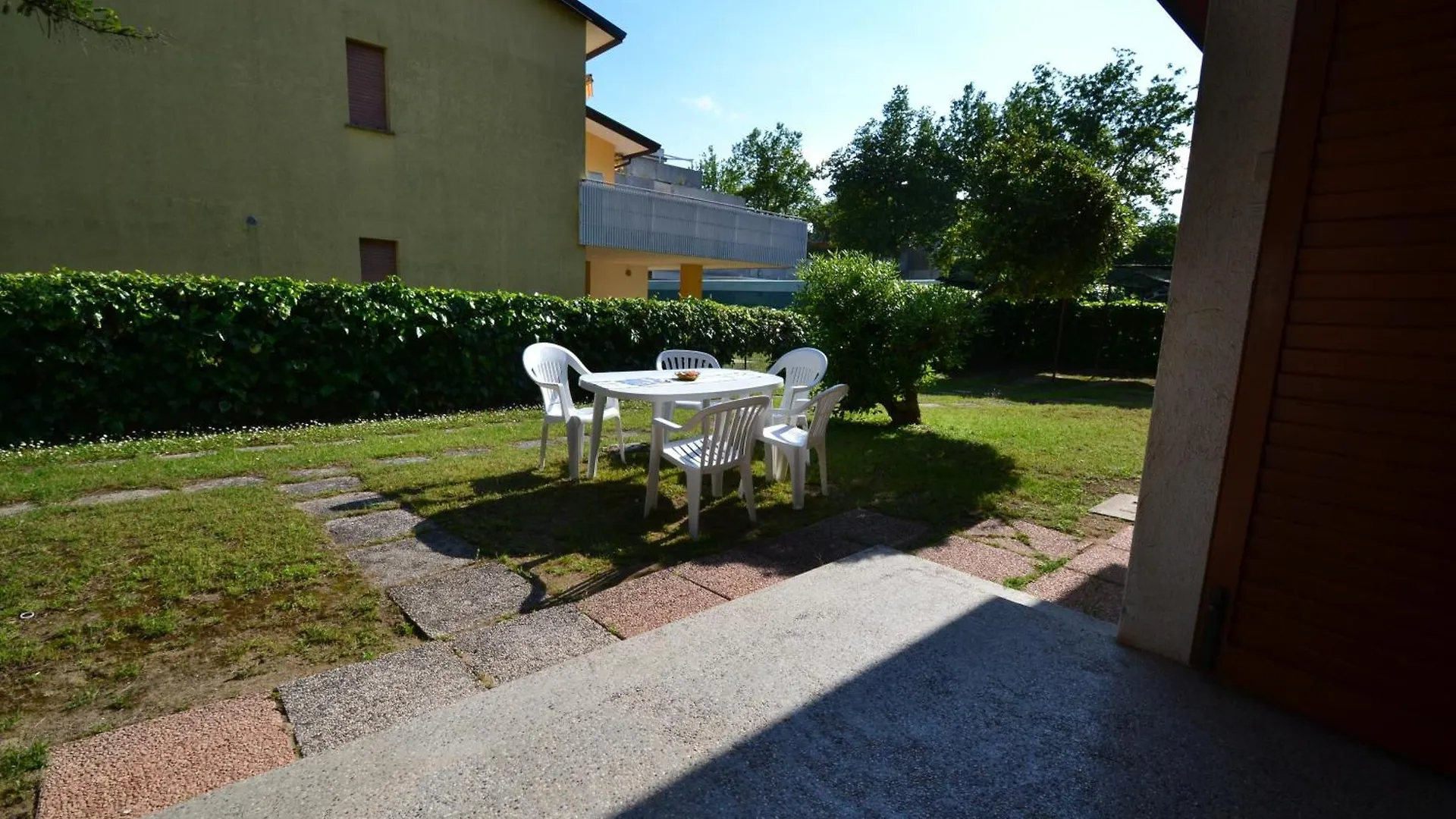 Raffaella location